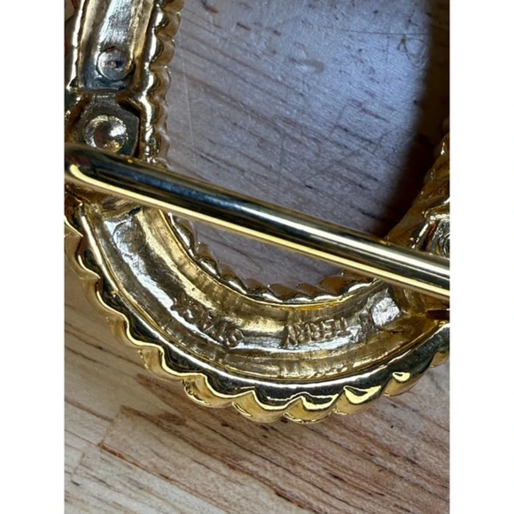 Terry Stack Cord Belt Buckle Gold Oval Ribbed Textured Vintage‎ 1996